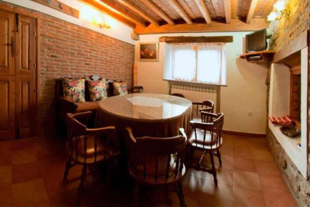 Cabezas Bajas Casa Tia Modesta Es Una Calida Y Acogedora Casa מראה חיצוני תמונה